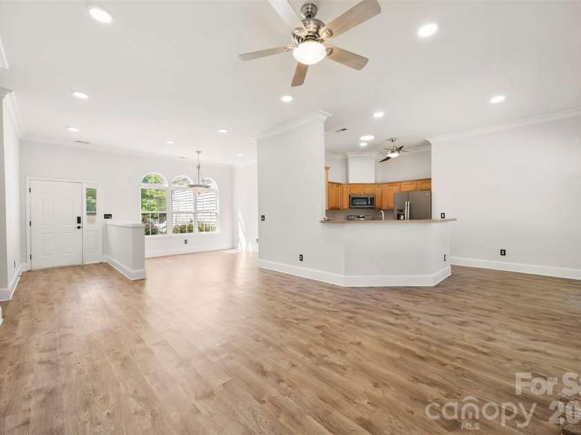 8011 Maxwelton Drive, Huntersville, NC 28078.  MLS# CAR4390521, YatesRealty ID 35321. 