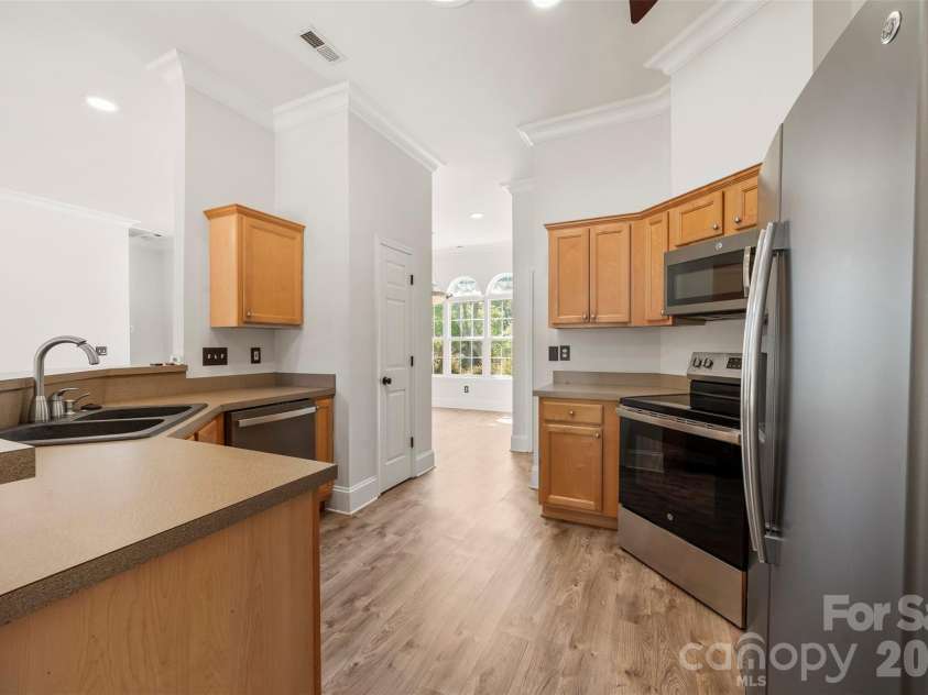 8011 Maxwelton Drive, Huntersville, NC 28078.  MLS# CAR4390521, YatesRealty ID 35321. 