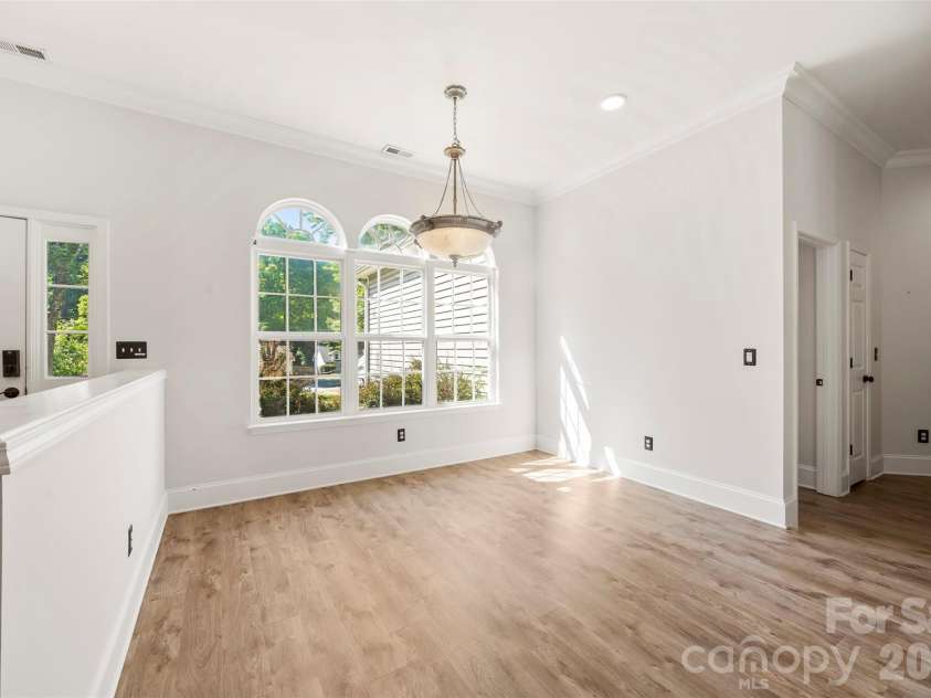 8011 Maxwelton Drive, Huntersville, NC 28078.  MLS# CAR4390521, YatesRealty ID 35321. Dining Area