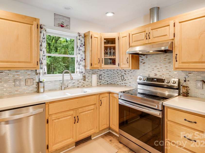 4155 Turnpike Road, Horse Shoe, NC 28742.  MLS# CAR4294035, YatesRealty ID 35322. 