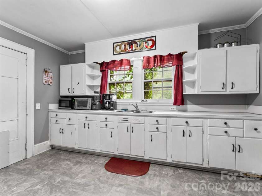 428 Oakland Road, Spindale, NC 28160.  MLS# CAR4398988, YatesRealty ID 35322. 