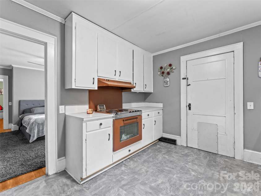 428 Oakland Road, Spindale, NC 28160.  MLS# CAR4398988, YatesRealty ID 35322. 