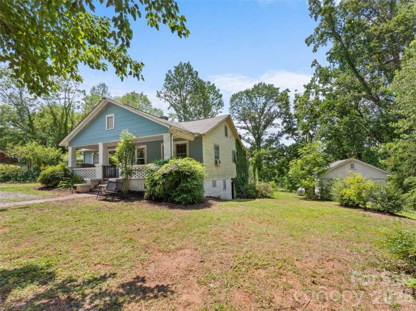 428 Oakland Road, Spindale, NC 28160.  MLS# CAR4398988, YatesRealty ID 35322. 