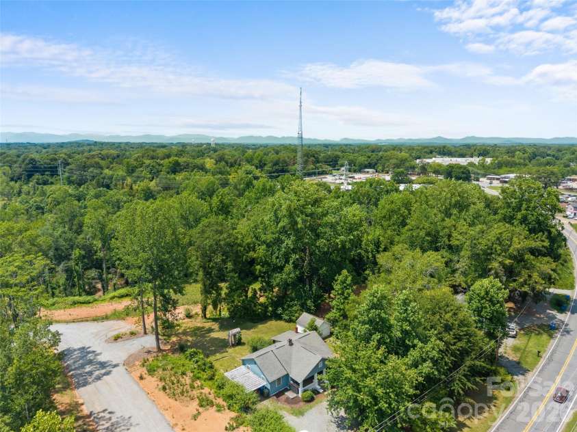 428 Oakland Road, Spindale, NC 28160.  MLS# CAR4398988, YatesRealty ID 35322. 