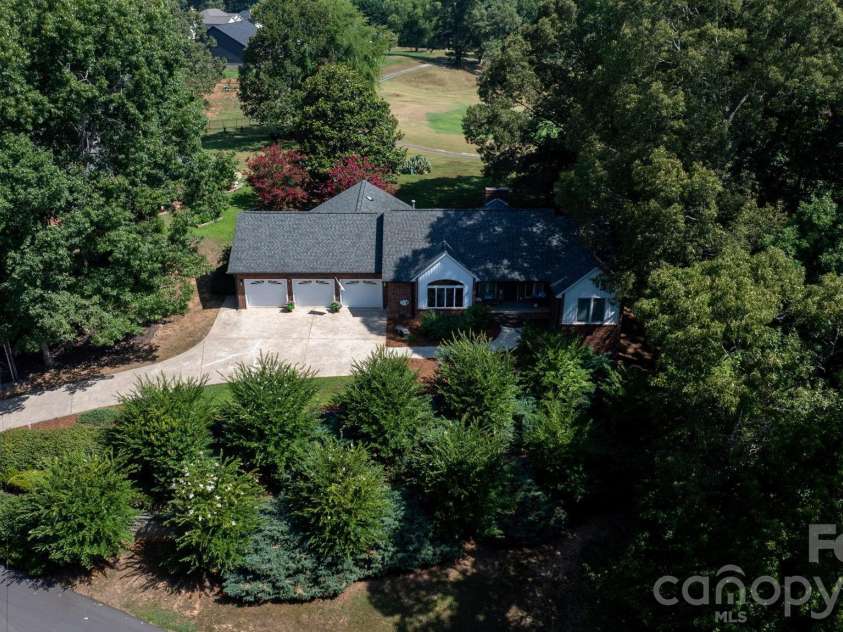 151 Harbourtown Drive, Kings Mountain, NC 28086.  MLS# CAR4400164, YatesRealty ID 35323. 151 Harbourtown Drive