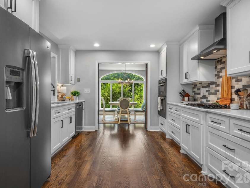 151 Harbourtown Drive, Kings Mountain, NC 28086.  MLS# CAR4400164, YatesRealty ID 35323. Beautiful Quartz Countertops