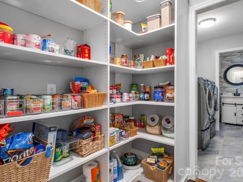 151 Harbourtown Drive, Kings Mountain, NC 28086.  MLS# CAR4400164, YatesRealty ID 35323. Walk-in Pantry