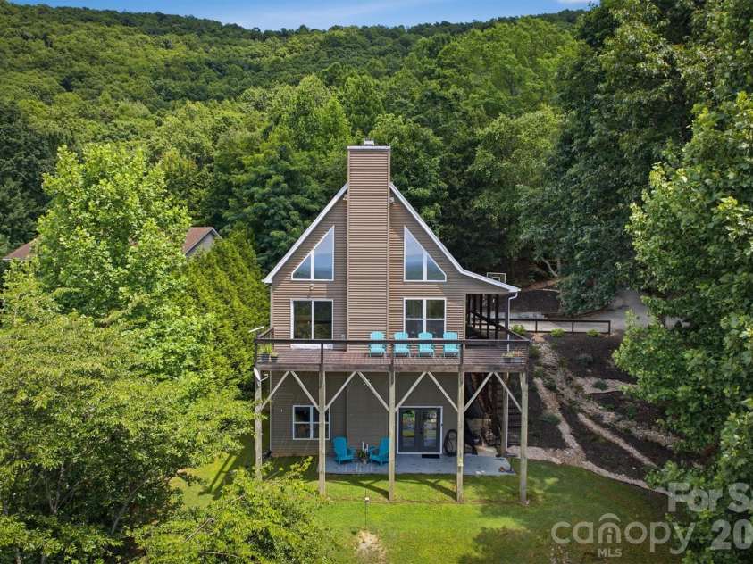 3381 Stones Throw Drive, Valdese, NC 28690.  MLS# CAR4400089, YatesRealty ID 35325. 
