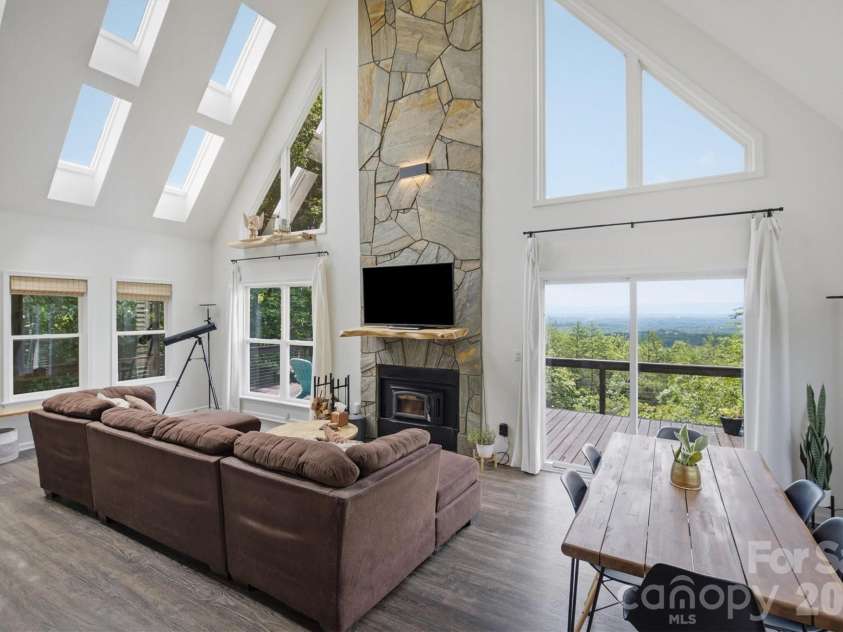 3381 Stones Throw Drive, Valdese, NC 28690.  MLS# CAR4400089, YatesRealty ID 35325. 
