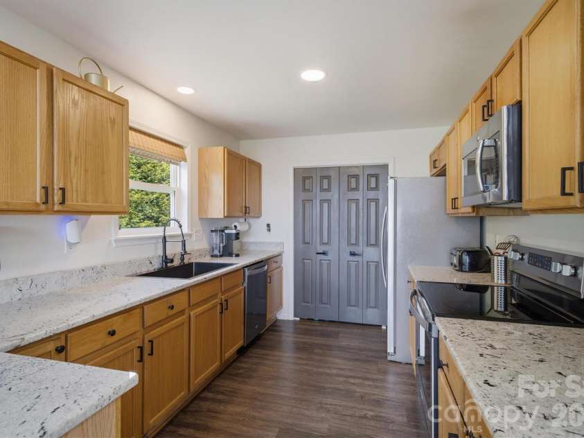 3381 Stones Throw Drive, Valdese, NC 28690.  MLS# CAR4400089, YatesRealty ID 35325. 