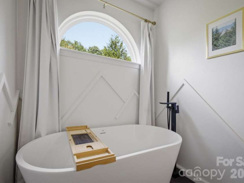 3381 Stones Throw Drive, Valdese, NC 28690.  MLS# CAR4400089, YatesRealty ID 35325. 