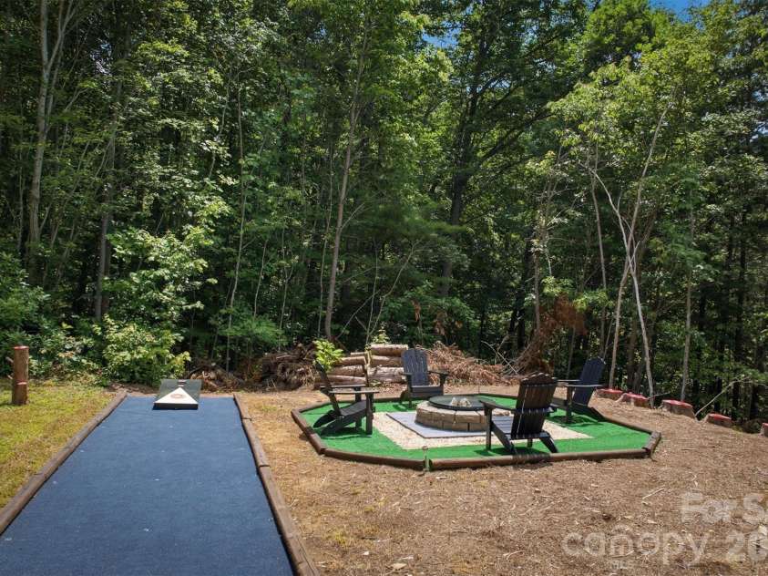 3381 Stones Throw Drive, Valdese, NC 28690.  MLS# CAR4400089, YatesRealty ID 35325. 