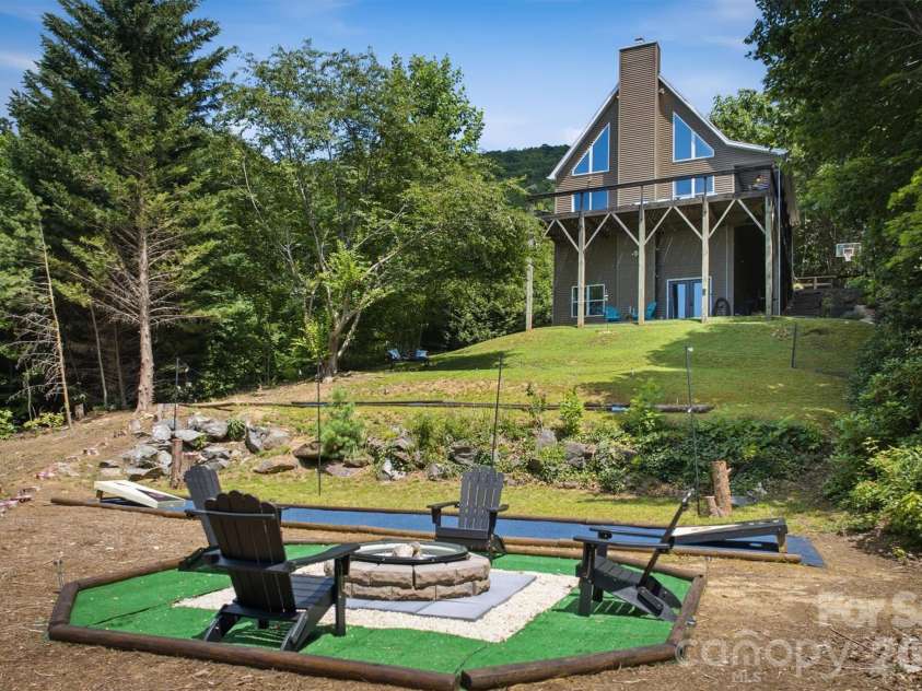 3381 Stones Throw Drive, Valdese, NC 28690.  MLS# CAR4400089, YatesRealty ID 35325. 