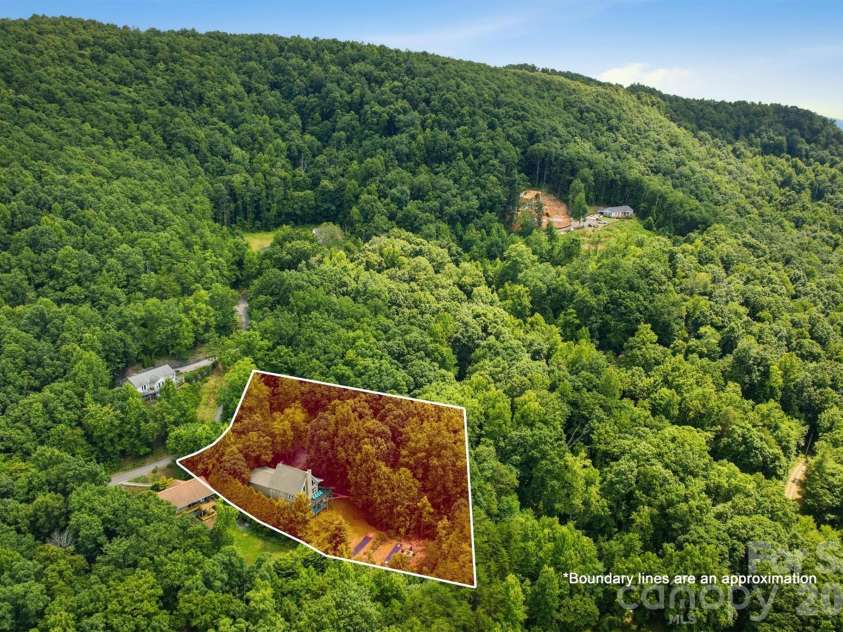 3381 Stones Throw Drive, Valdese, NC 28690.  MLS# CAR4400089, YatesRealty ID 35325. 