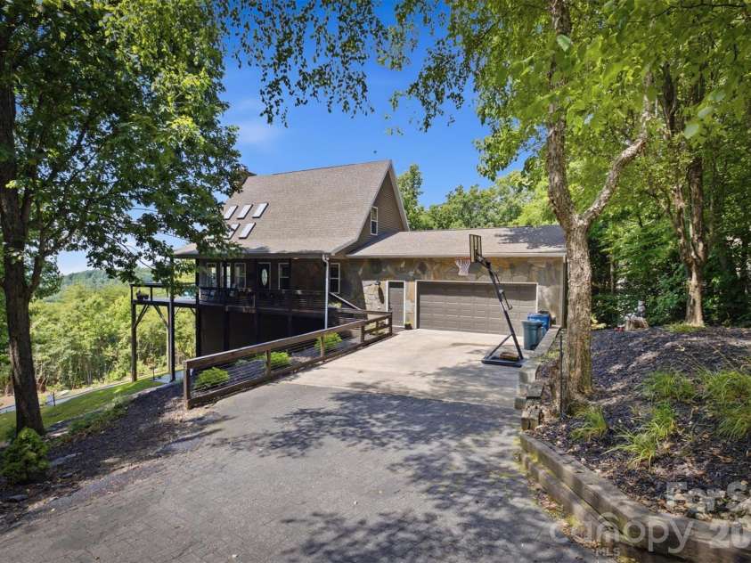 3381 Stones Throw Drive, Valdese, NC 28690.  MLS# CAR4400089, YatesRealty ID 35325. 