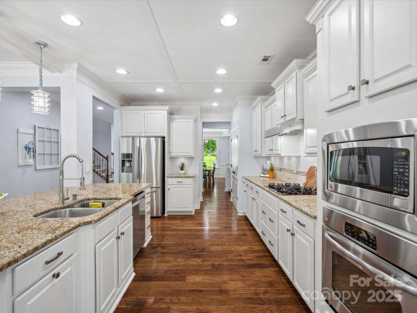 5005 Hedgebrook Lane, Waxhaw, NC 28173.  MLS# CAR4263024, YatesRealty ID 35325. 