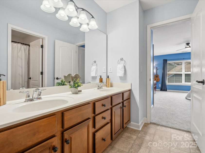 5005 Hedgebrook Lane, Waxhaw, NC 28173.  MLS# CAR4263024, YatesRealty ID 35325. 