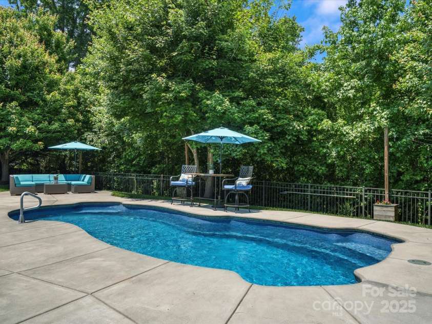 5005 Hedgebrook Lane, Waxhaw, NC 28173.  MLS# CAR4263024, YatesRealty ID 35325. 