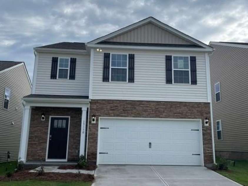13150 Bristlehead Way, Charlotte, NC 28215.  MLS# CAR4357818, YatesRealty ID 35326. Quick close home!