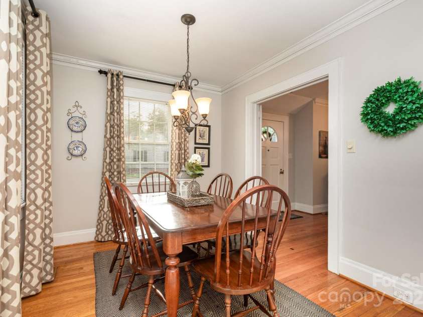 206 Stewart Avenue, Mooresville, NC 28115.  MLS# CAR4297420, YatesRealty ID 35326. 