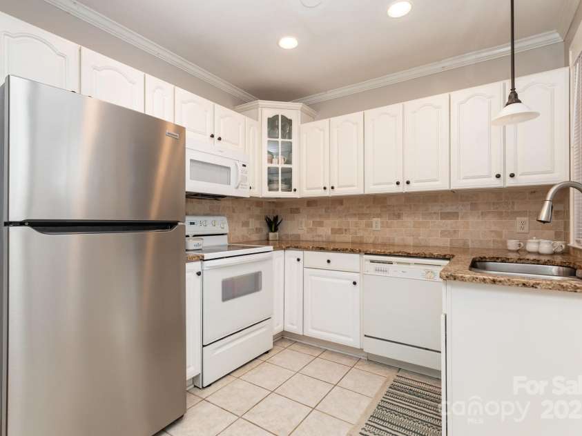 206 Stewart Avenue, Mooresville, NC 28115.  MLS# CAR4297420, YatesRealty ID 35326. 