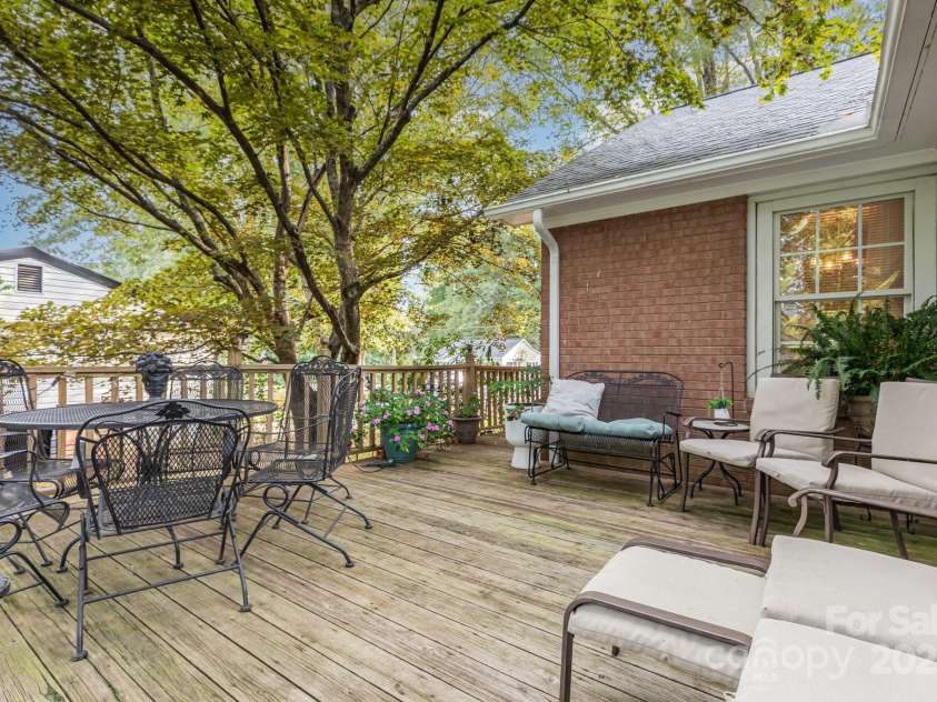 206 Stewart Avenue, Mooresville, NC 28115.  MLS# CAR4297420, YatesRealty ID 35326. 