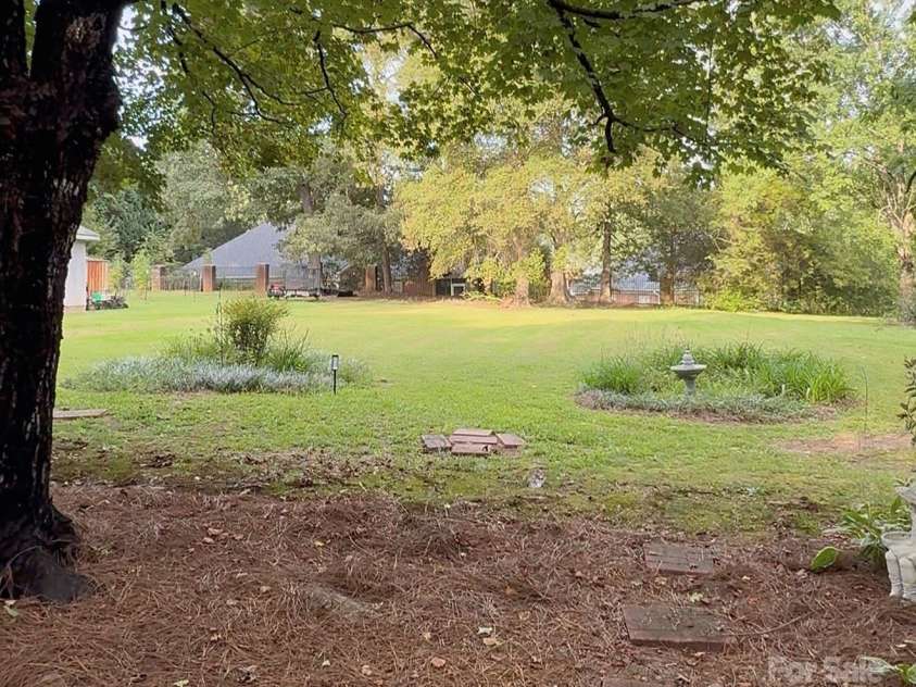 206 Stewart Avenue, Mooresville, NC 28115.  MLS# CAR4297420, YatesRealty ID 35326. 