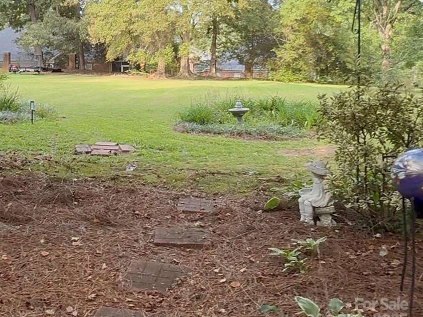 206 Stewart Avenue, Mooresville, NC 28115.  MLS# CAR4297420, YatesRealty ID 35326. 