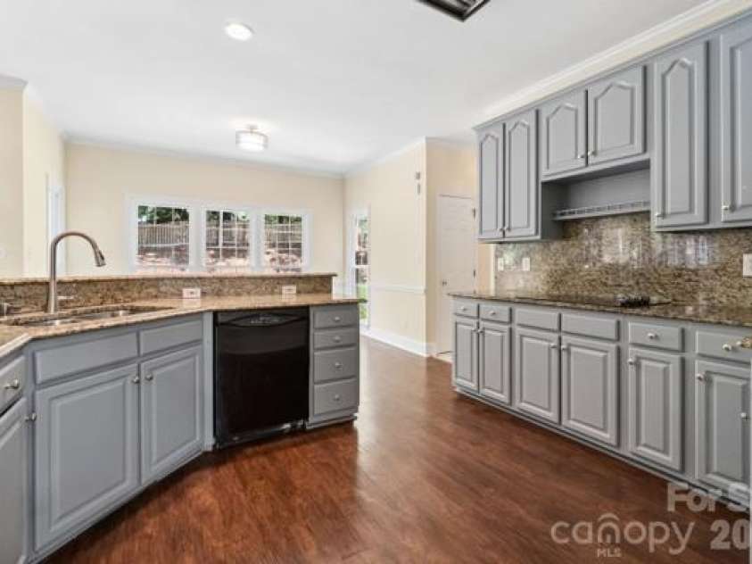 2328 Howerton Court, Charlotte, NC 28270.  MLS# CAR4388692, YatesRealty ID 35327. Kitchen