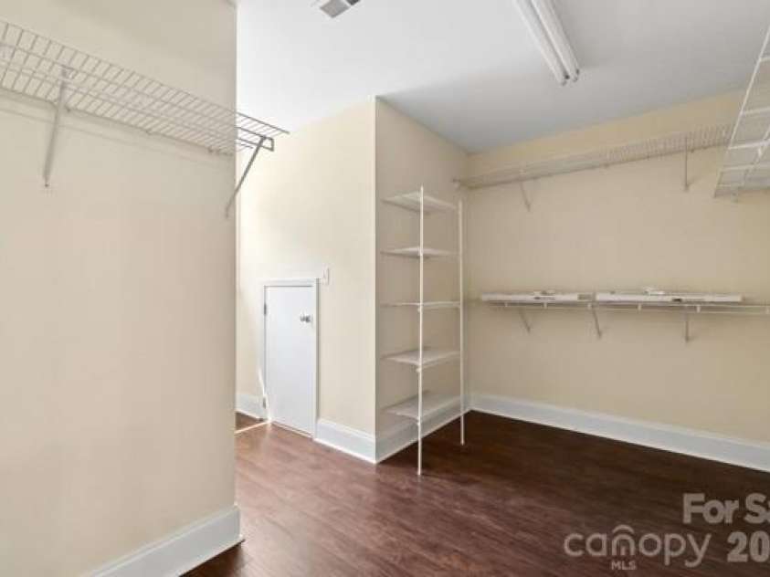2328 Howerton Court, Charlotte, NC 28270.  MLS# CAR4388692, YatesRealty ID 35327. Primary walk-in Closet