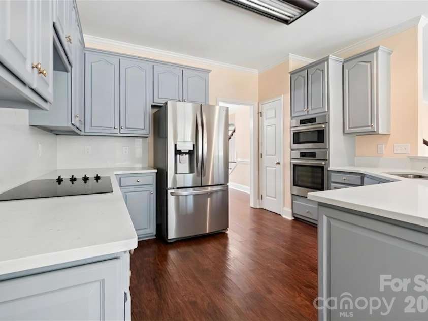 2328 Howerton Court, Charlotte, NC 28270.  MLS# CAR4388692, YatesRealty ID 35327. Staged Kitchen