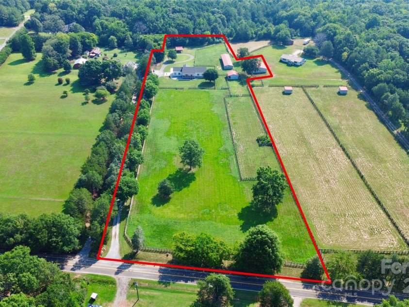 5008 Steele Village Road, Rock Hill, SC 29730.  MLS# CAR4278287, YatesRealty ID 35327. 