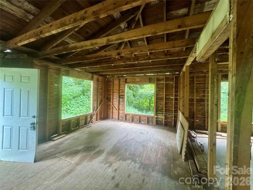 2874 Huffman Road, Lenoir, NC 28645.  MLS# CAR4400309, YatesRealty ID 35328. Interior