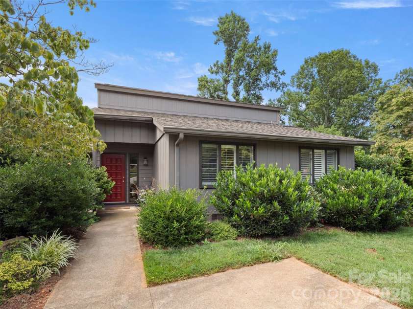 429 Crowfields Drive, Asheville, NC 28803.  MLS# CAR4342939, YatesRealty ID 3533. 