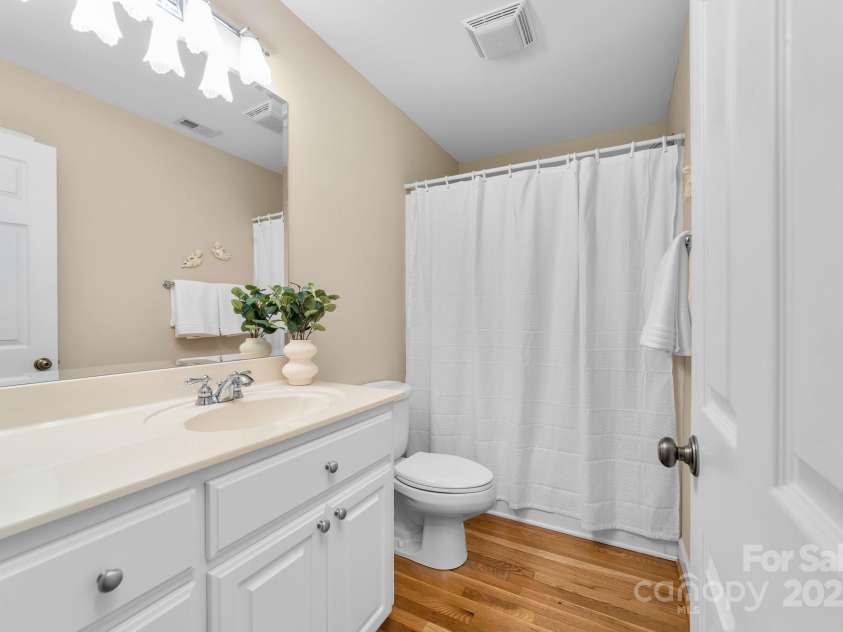 825 Ed Hamrick Road, Shelby, NC 28150.  MLS# CAR4239621, YatesRealty ID 3533. Second full bath on the main level.