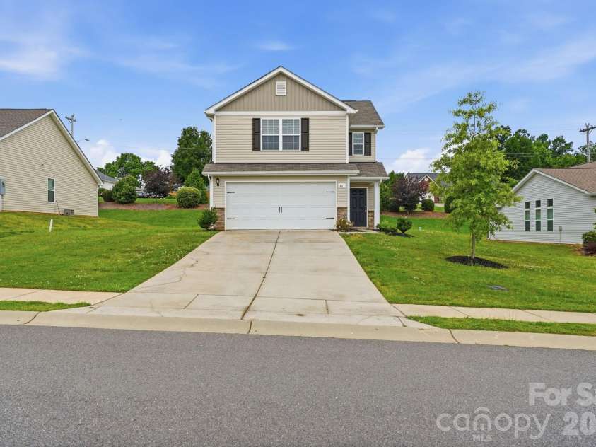 467 Belcaro Drive, Kings Mountain, NC 28086.  MLS# CAR4392298, YatesRealty ID 35330. 