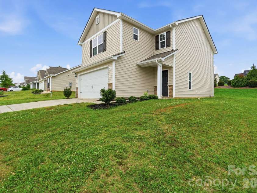 467 Belcaro Drive, Kings Mountain, NC 28086.  MLS# CAR4392298, YatesRealty ID 35330. 