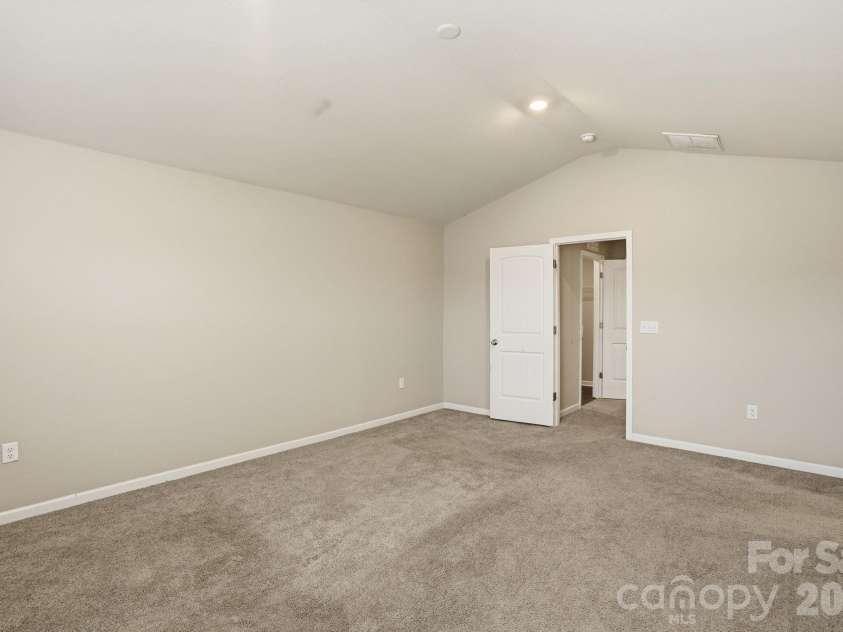 467 Belcaro Drive, Kings Mountain, NC 28086.  MLS# CAR4392298, YatesRealty ID 35330. 