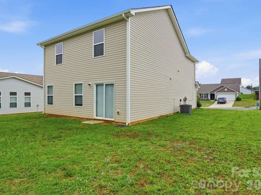 467 Belcaro Drive, Kings Mountain, NC 28086.  MLS# CAR4392298, YatesRealty ID 35330. 