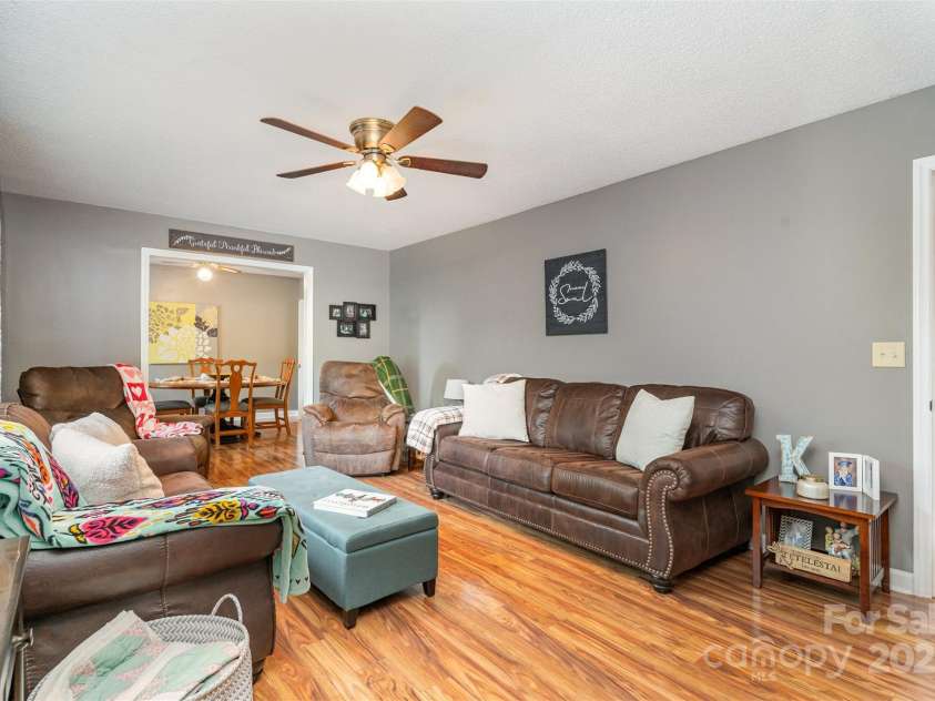 525 Englewood Street, Concord, NC 28025.  MLS# CAR4292067, YatesRealty ID 35330. 