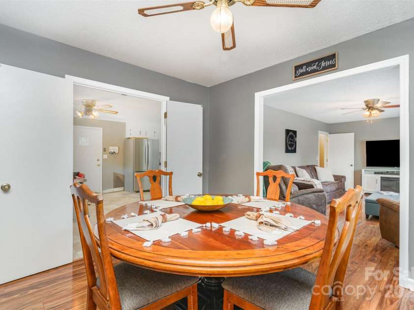 525 Englewood Street, Concord, NC 28025.  MLS# CAR4292067, YatesRealty ID 35330. 