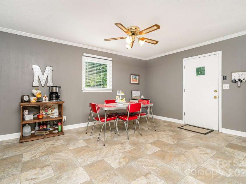 525 Englewood Street, Concord, NC 28025.  MLS# CAR4292067, YatesRealty ID 35330. 