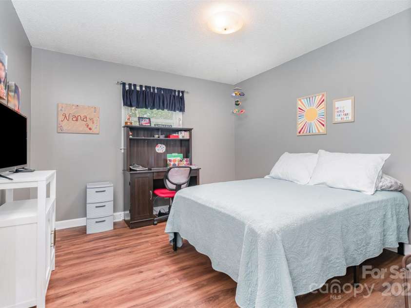 525 Englewood Street, Concord, NC 28025.  MLS# CAR4292067, YatesRealty ID 35330. 