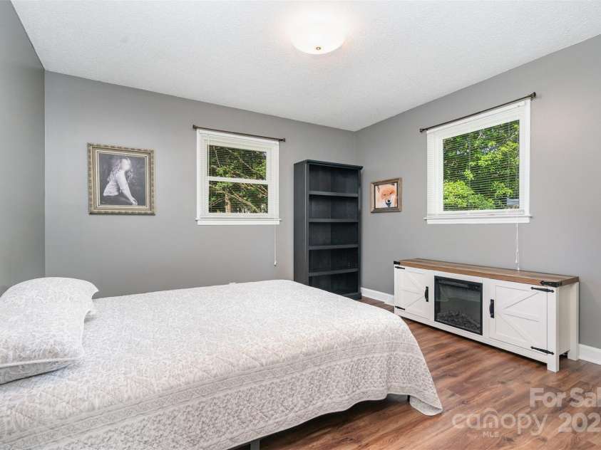 525 Englewood Street, Concord, NC 28025.  MLS# CAR4292067, YatesRealty ID 35330. 