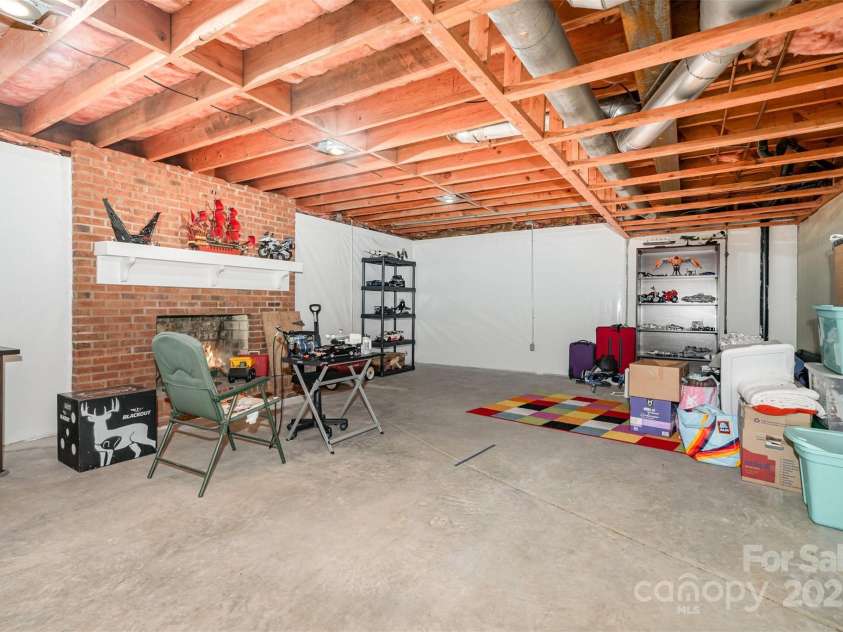 525 Englewood Street, Concord, NC 28025.  MLS# CAR4292067, YatesRealty ID 35330. 