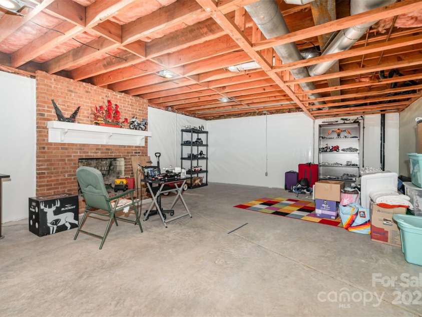 525 Englewood Street, Concord, NC 28025.  MLS# CAR4292067, YatesRealty ID 35330. 