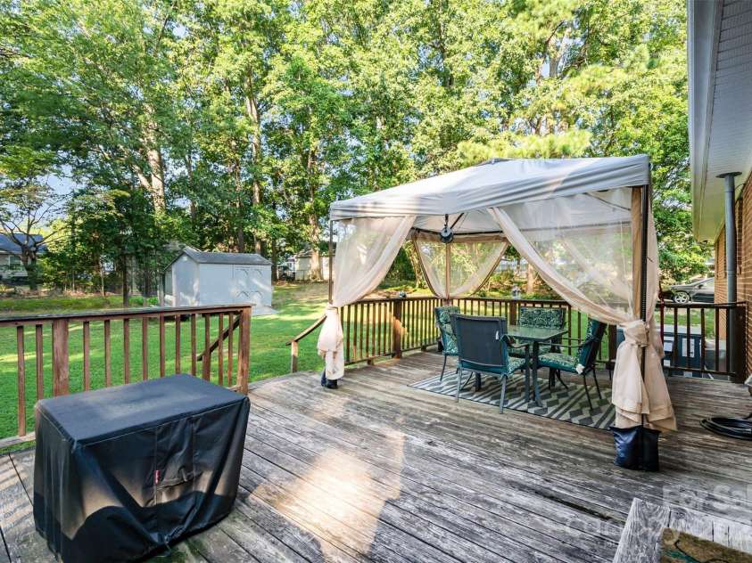 525 Englewood Street, Concord, NC 28025.  MLS# CAR4292067, YatesRealty ID 35330. 