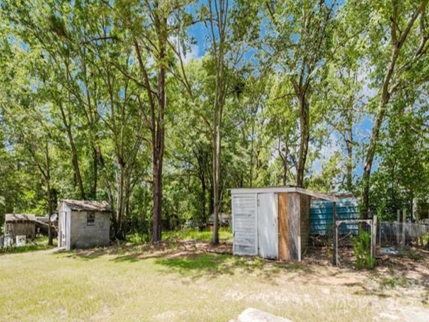 130 Mcarthur Street, Hamlet, NC 28345.  MLS# CAR4293169, YatesRealty ID 35332. 