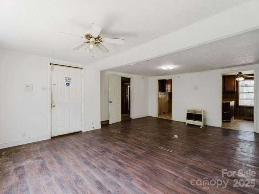 130 Mcarthur Street, Hamlet, NC 28345.  MLS# CAR4293169, YatesRealty ID 35332. 