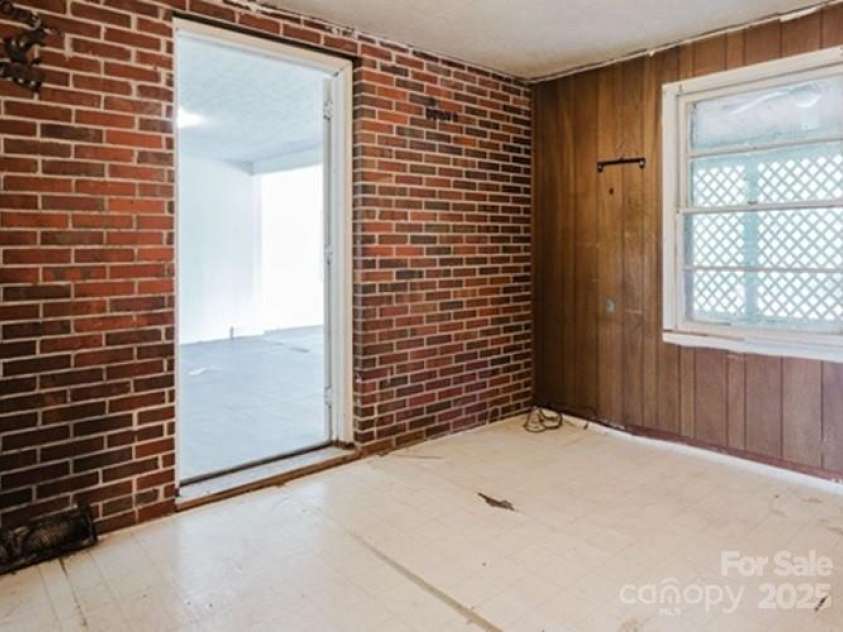 130 Mcarthur Street, Hamlet, NC 28345.  MLS# CAR4293169, YatesRealty ID 35332. 